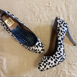 DOLCE VITA CHEETAH HEELS 9